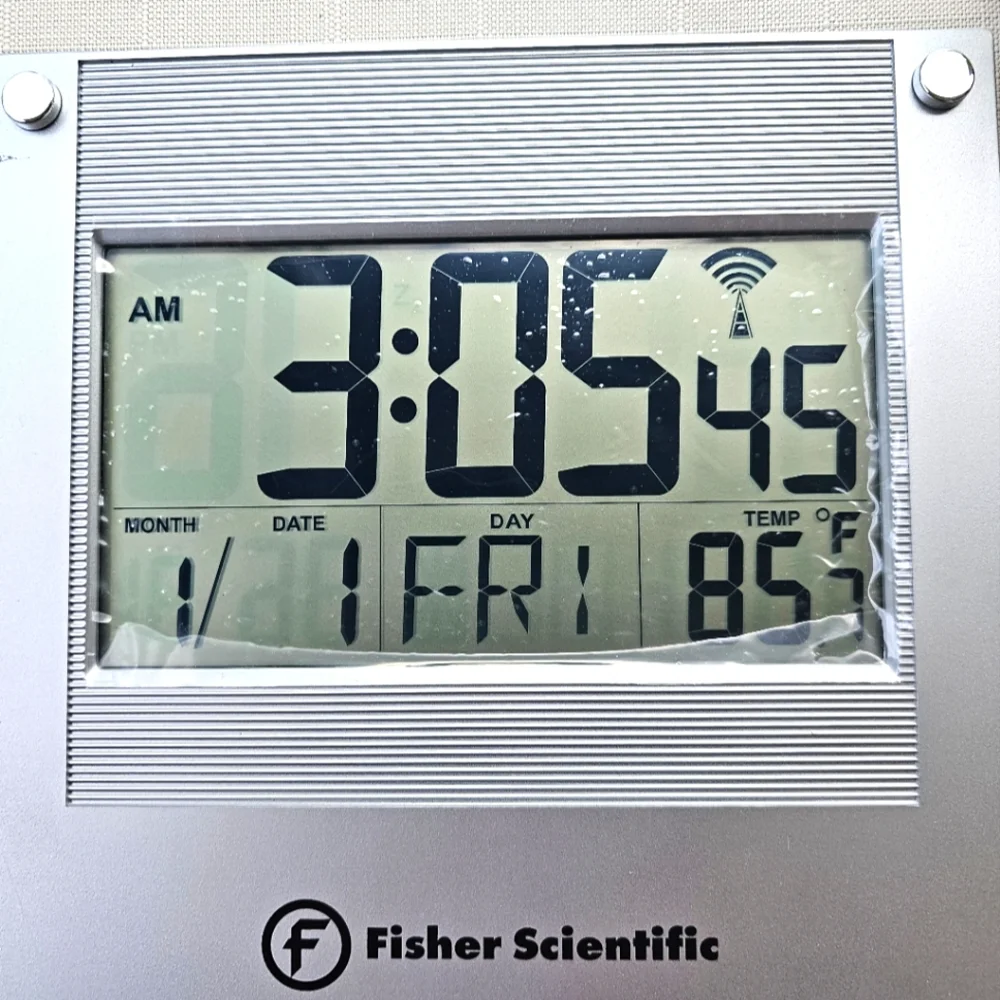 NEW Fisher Scientific Atomic Radio Controlled Clock Thermometer Satellite Signal